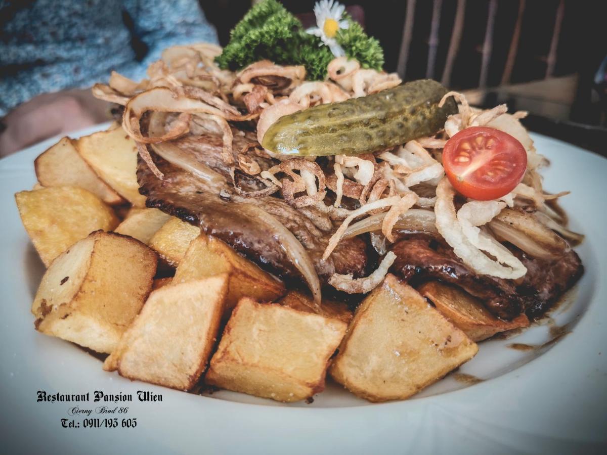 Restaurant Pansion Wien Cierny Brod Exterior photo