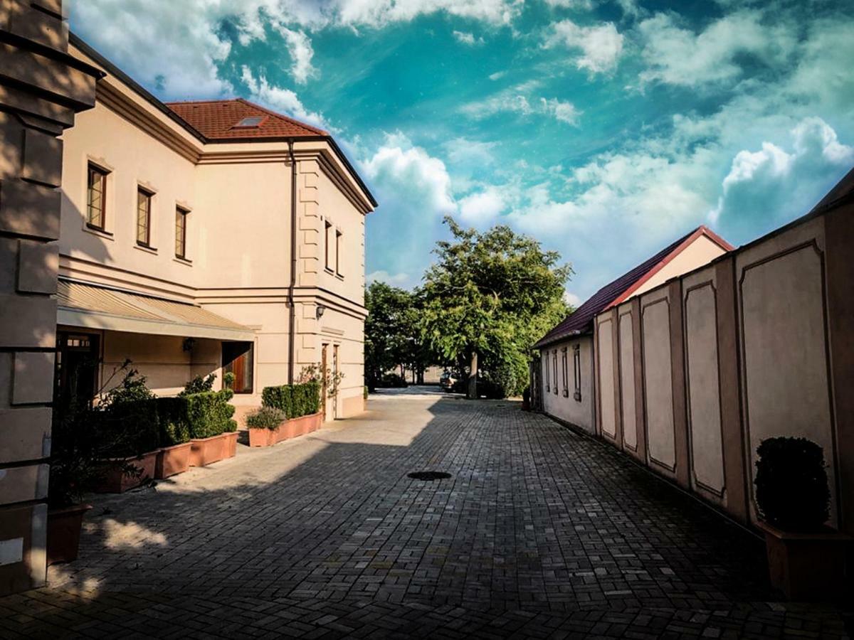 Restaurant Pansion Wien Cierny Brod Exterior photo